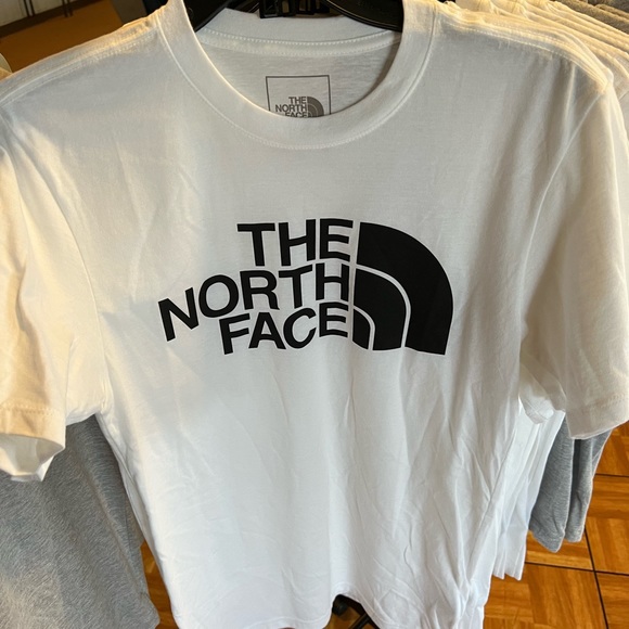 NWT The North Face Half Dome Tee - Picture 3 of 4